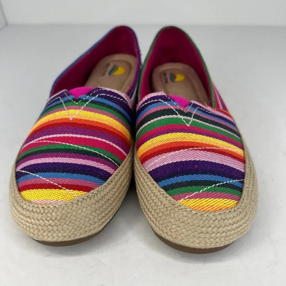 Maui Island Womens Tiki Multicolor Canvas Color Striped Size 7M Slip On Shoes